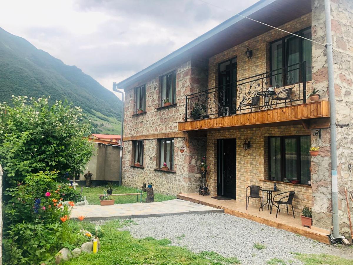 Ia'S Guest House Kasbegi Buitenkant foto