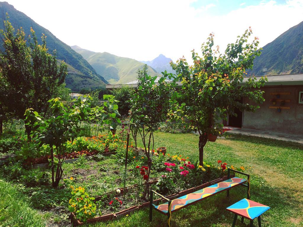 Ia'S Guest House Kasbegi Buitenkant foto